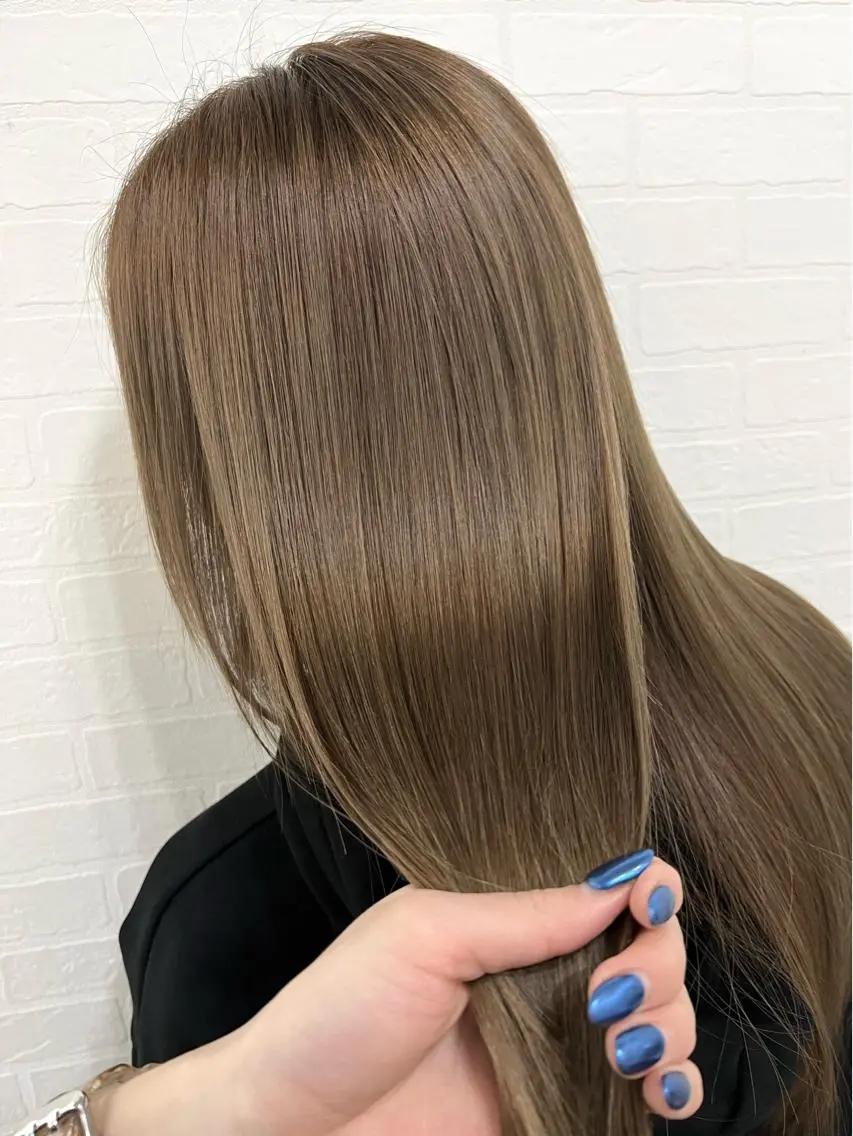 🌈カラー+最高級Aujuaトリートメント+プチヘッドスパの写真