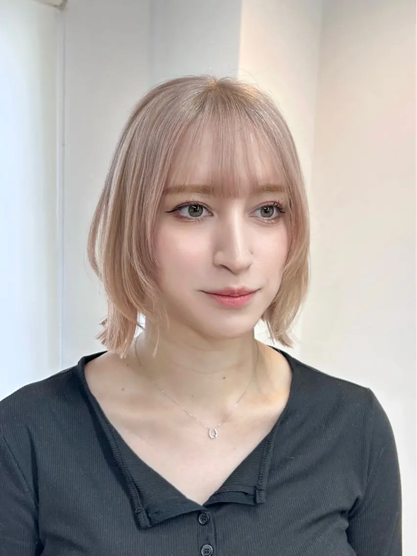 ミディアム カラー ベージュカラー ホワイトベージュ カット ヘアカラー トリートメント ハイライト/レイヤー /艶髪/吉田愛望のヘアスタイル