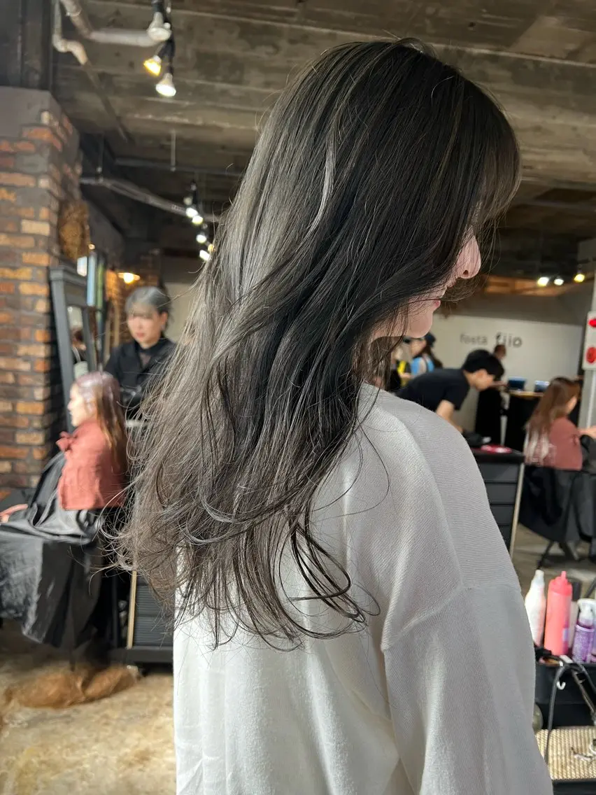 ロング カラー カット 縮毛矯正 ツキノキ ミナのヘアスタイル