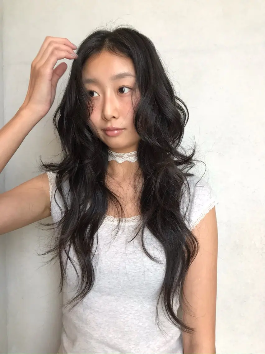 ロング ダブルカラー/ 透明感カラー/上村凜のヘアスタイル
