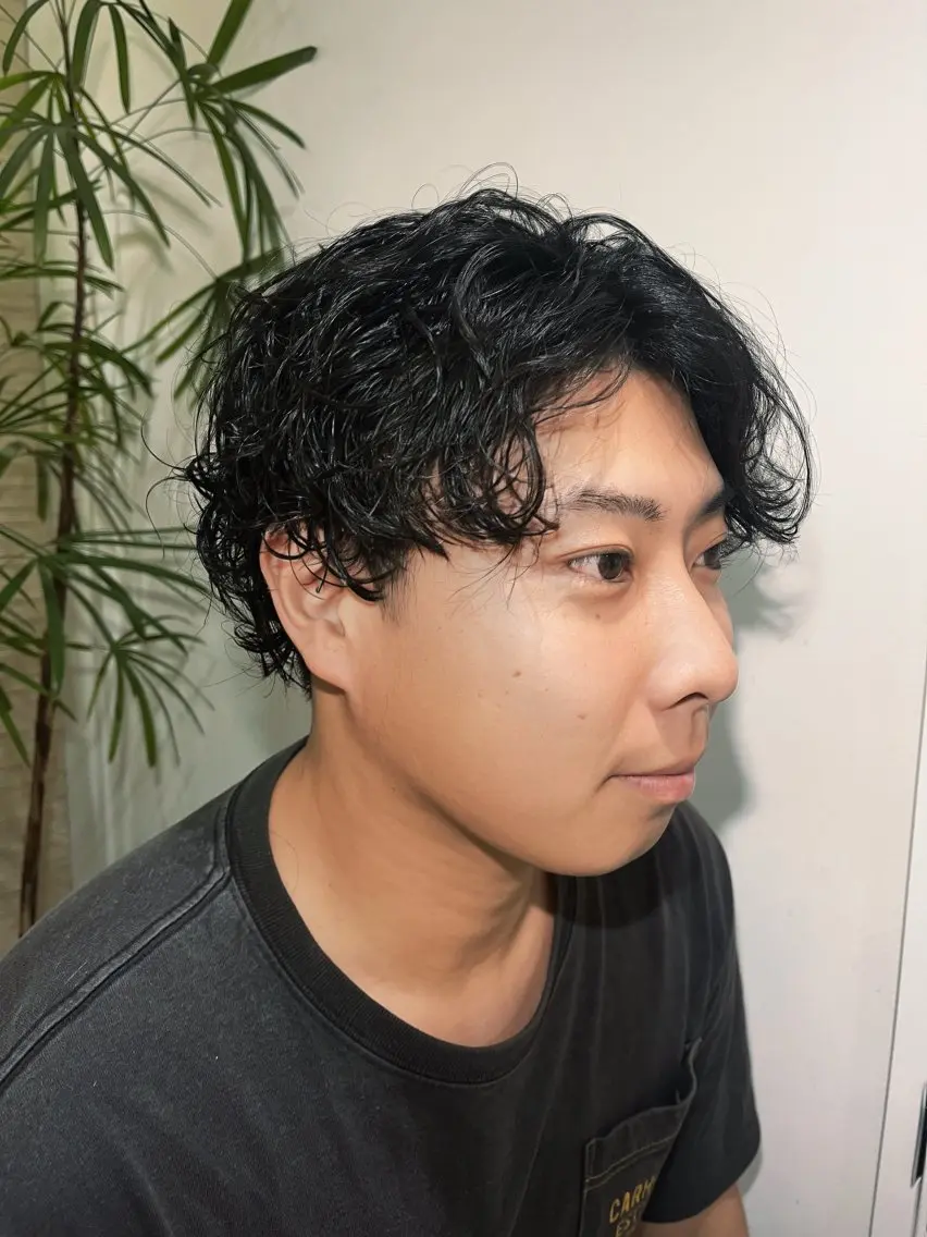 パーマ メンズ メンズパーマ スパイラルパーマ カット パーマ ヤマナカ アイリ /透明感カラー🫧のヘアスタイル