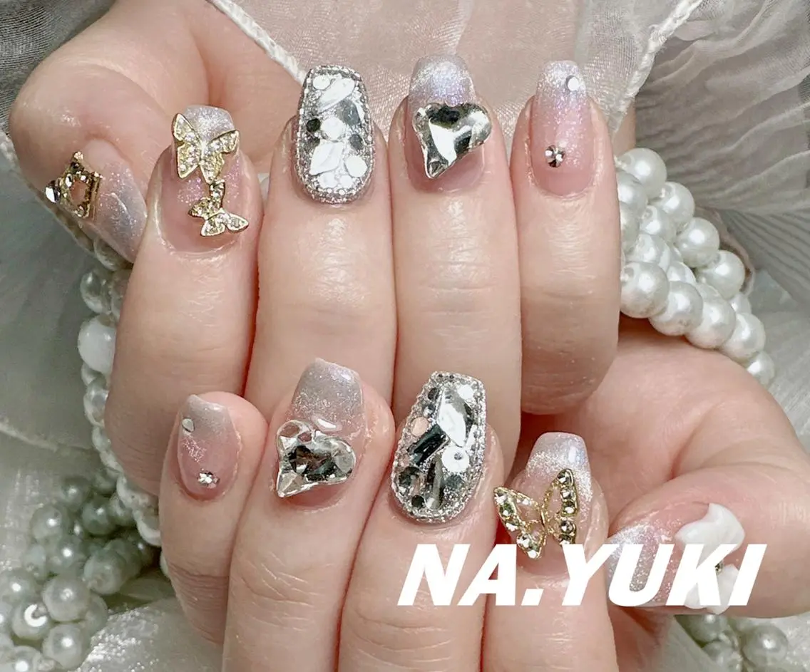ネイル ハンドネイル ハンドケア 🌷 Mooning 🌷のネイルデザイン