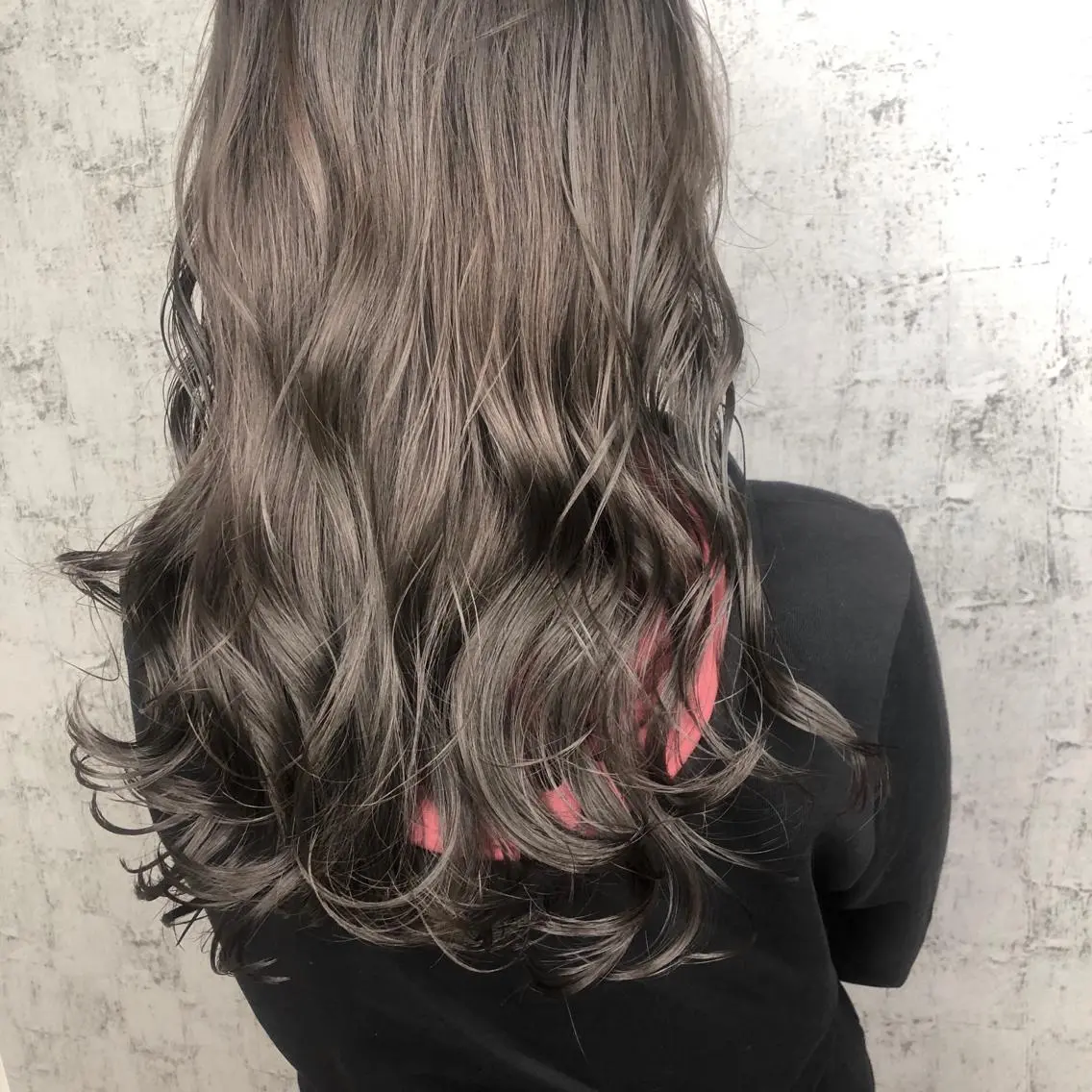 ロング カラー イルミナカラー ラベンダーカラー ラベンダーグレー 小顔レイヤー/ ベージュ🤍Rieのヘアスタイル