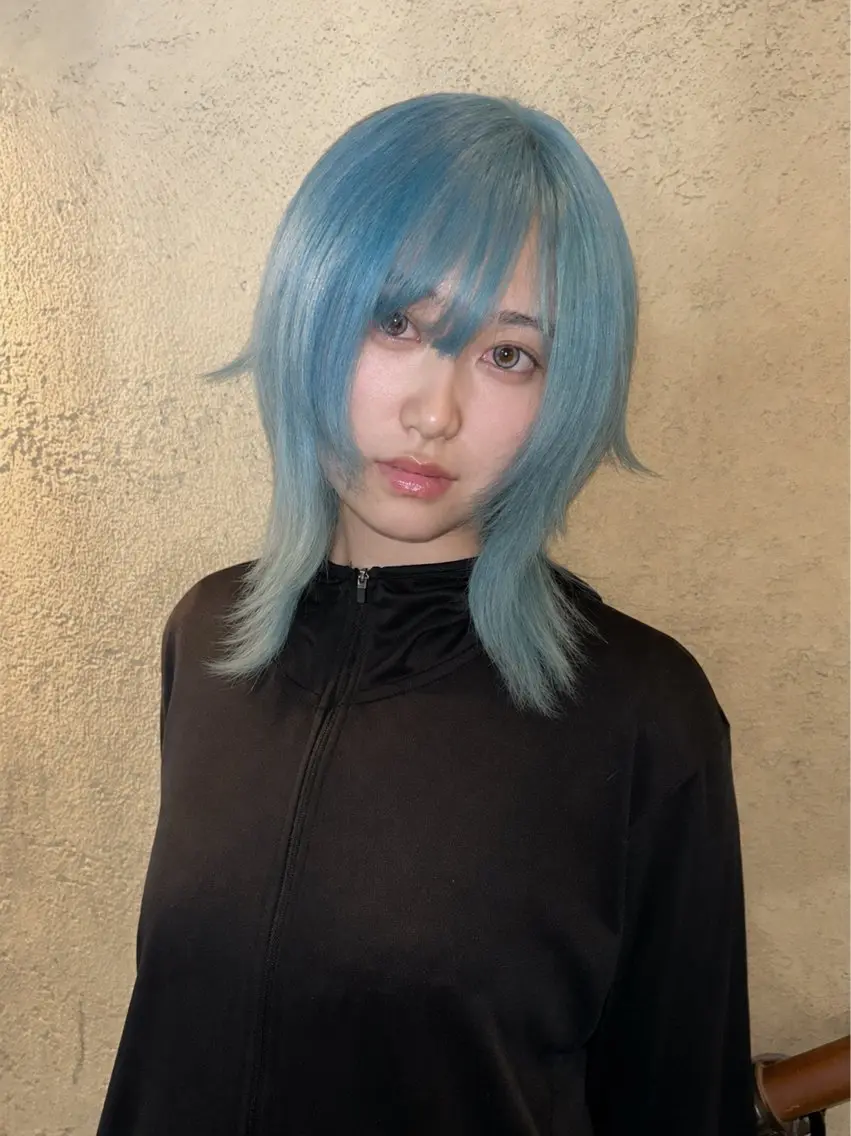 ミディアム カラー ブリーチ ヘアカラー ハイトーン職人 ♡推しカラー♡カイトのヘアスタイル