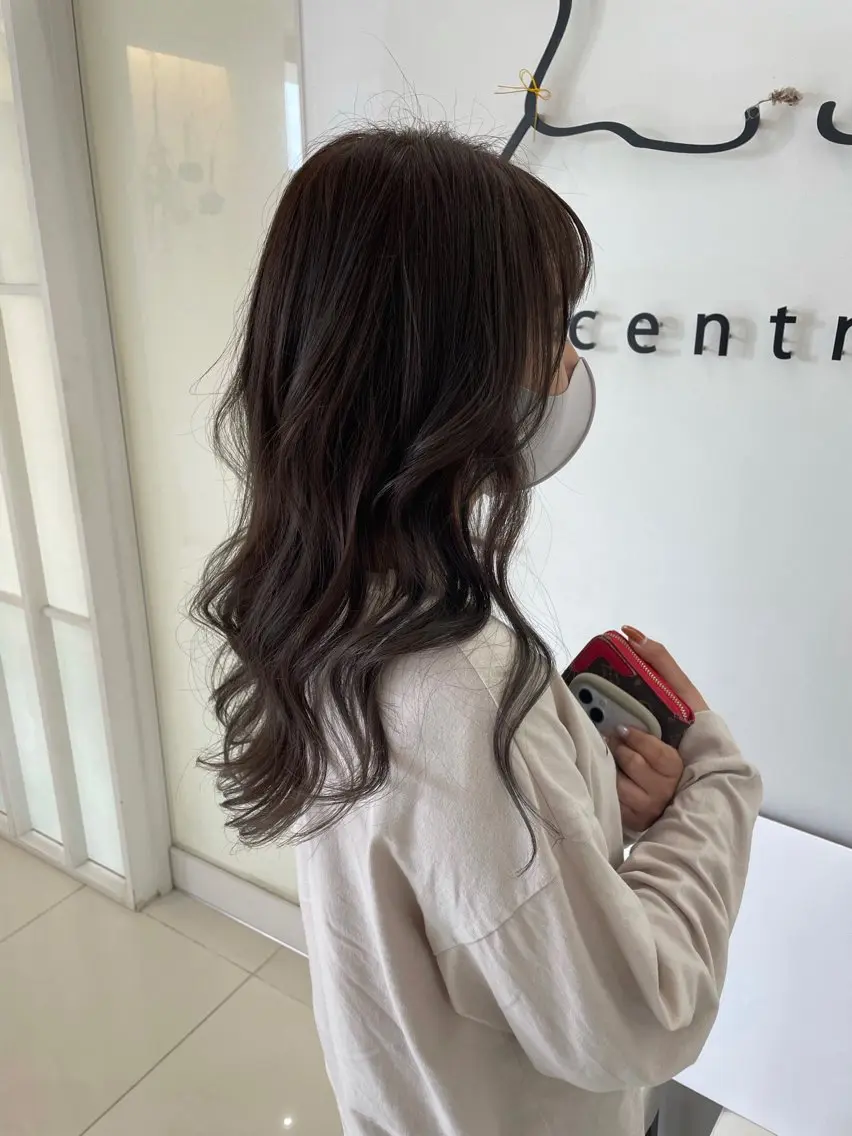 ロング カラー 小松 瑞季のヘアスタイル