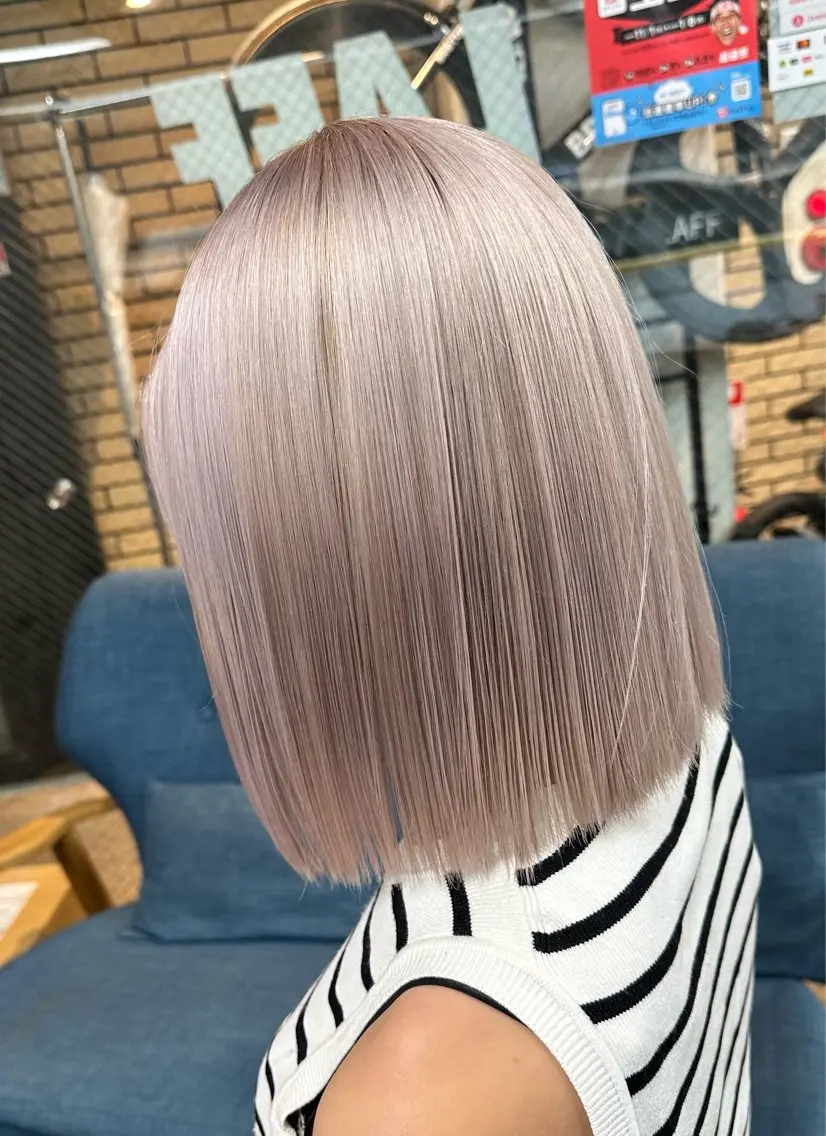ミディアム カラー ブリーチ ハイトーンカラー ピンクカラー シルバー 難波ブリーチカラー 伊藤洋輝のヘアスタイル