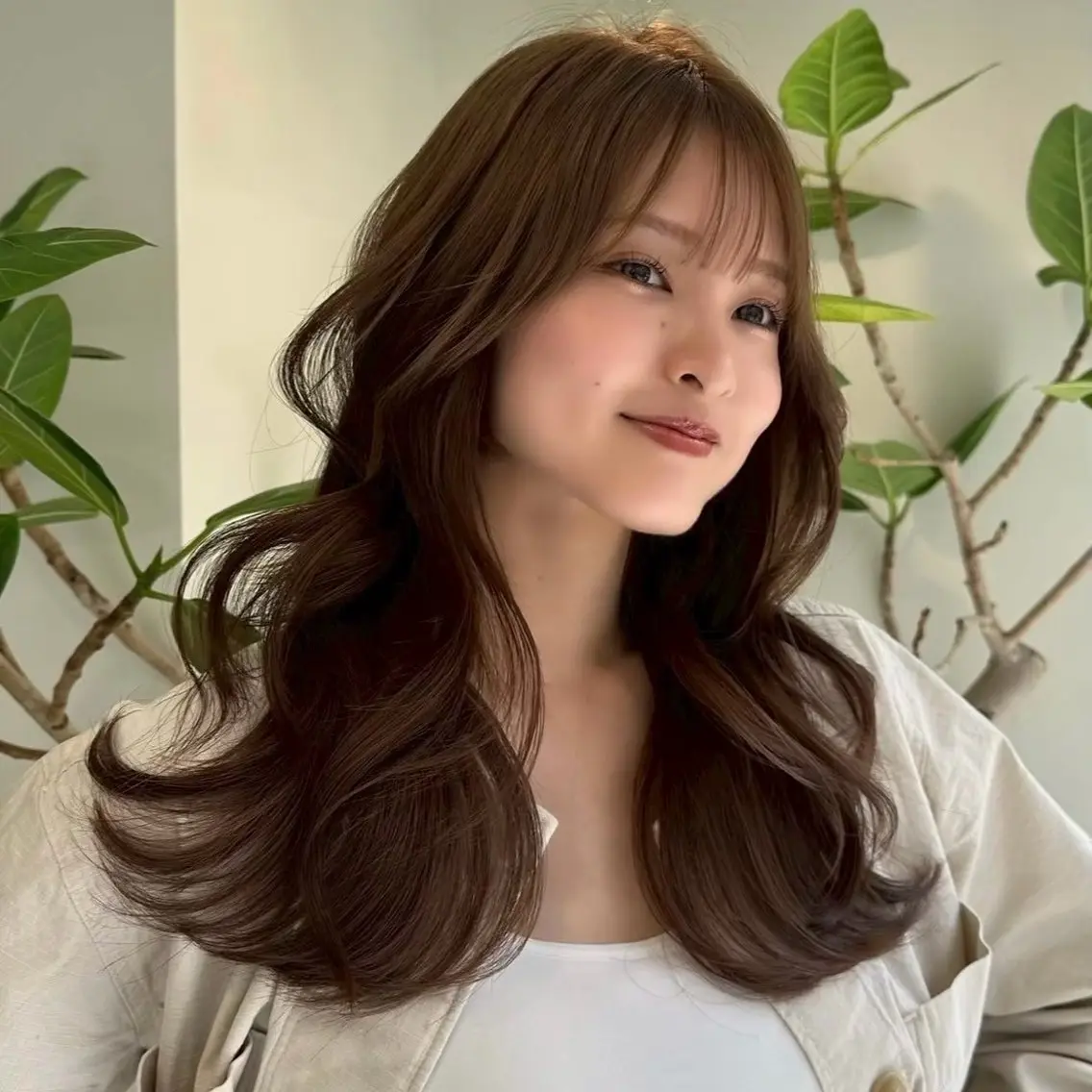 セミロング カラー ヘアアレンジ 内大久保 列夏のヘアスタイル