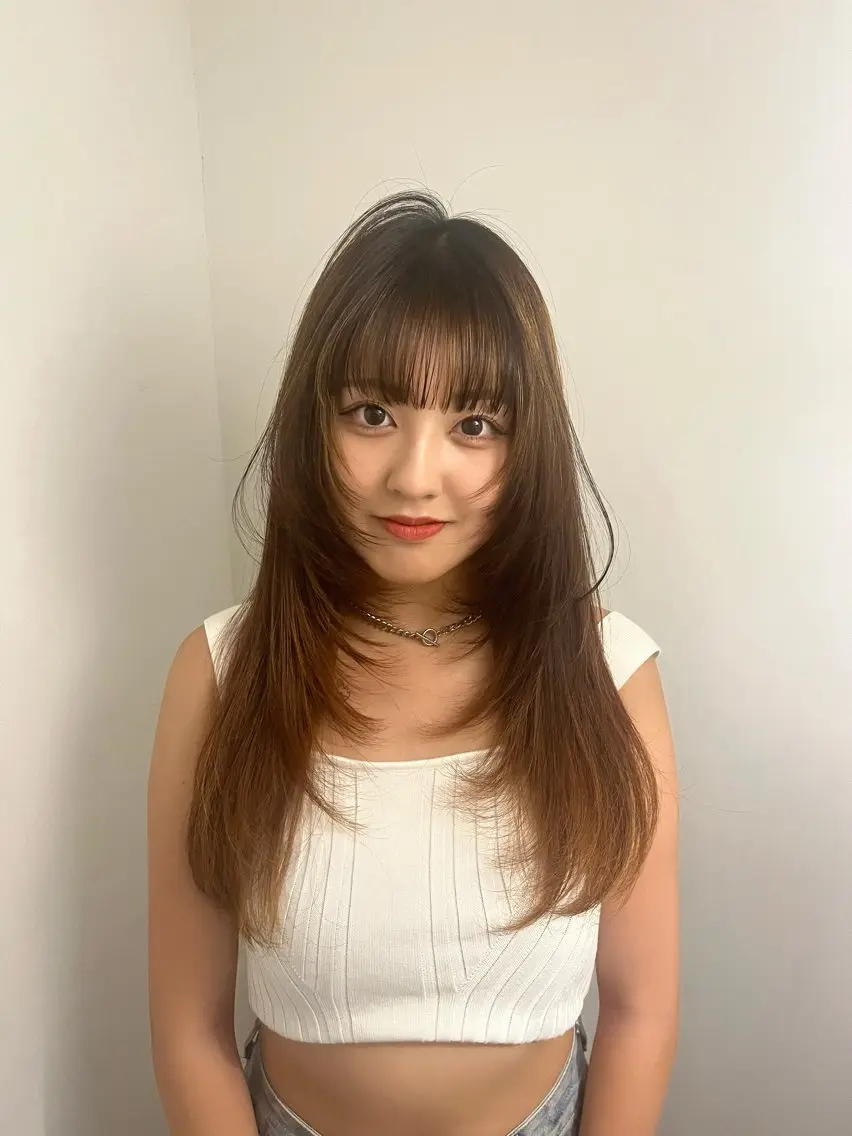 ロング ロングレイヤー レイヤーカット ロング カット Airi 韓国y2k ハイレイヤーのヘアスタイル