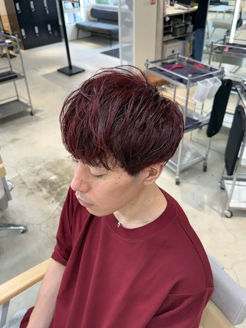メンズ カット ヘアカラー メンズ毛流れパーマ ブリーチSHIONのヘアスタイル