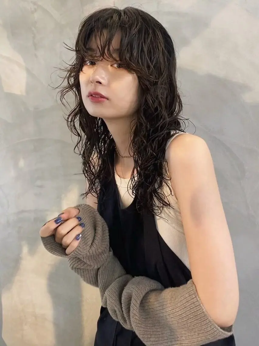 パーマ はなざわ めいのヘアスタイル