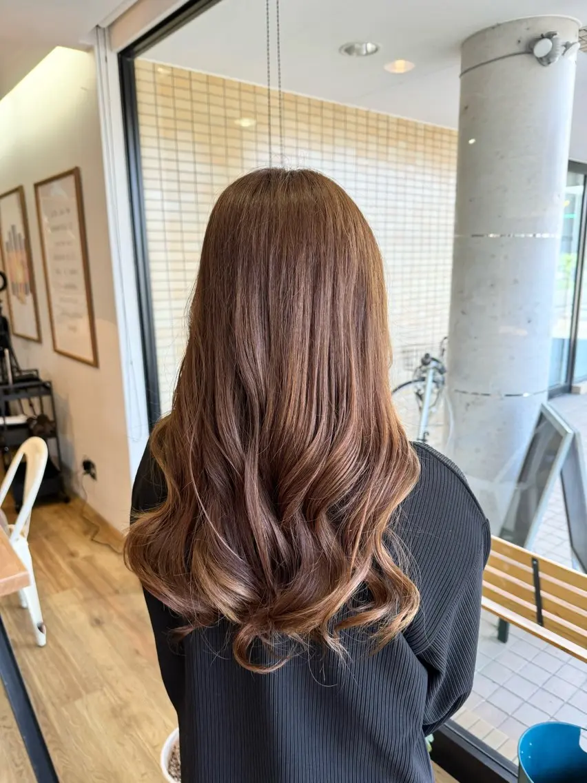 ロング カラー アッシュ ベージュカラー ヘアカラー トリートメント ツキダテ ユイのヘアスタイル
