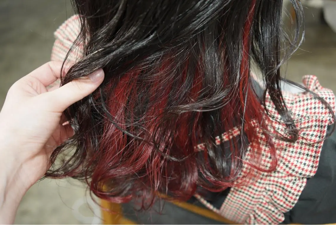 ロング カラー インナーカラー ヘアカラー トリートメント ハイトーン/レイヤー /ケアブリーチ石川治のヘアスタイル