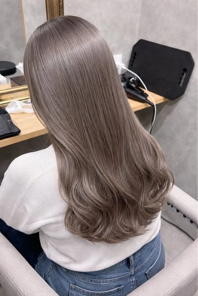 ロング カラー グレージュ ミルクティーグレージュ ヘアカラー トリートメント ミルクティー職人× HIROSEのヘアスタイル