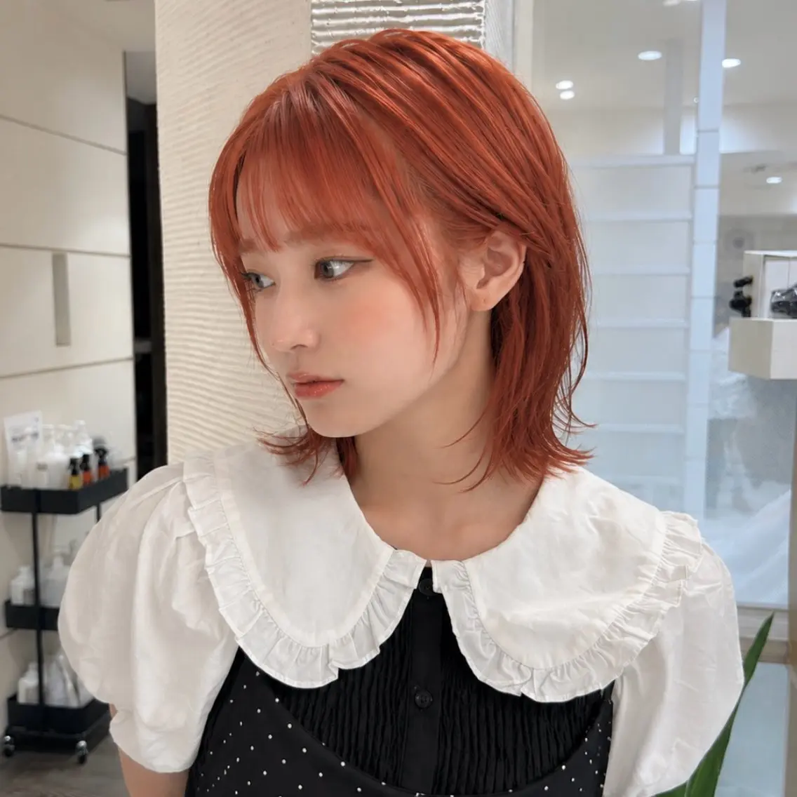 ミディアム カラー ボブレイヤー ベージュカラー ブリーチ ハイトーンカラー オレンジ ヘアカラー トリートメント 暖色カラー/パラッと Bob/モエのヘアスタイル