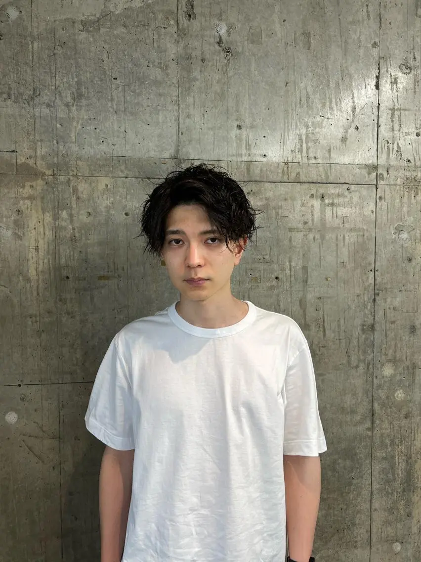 《短くせずに気分は変えたい、伸ばしているけどイメチェンしたい》　メンズパーマのみの写真
