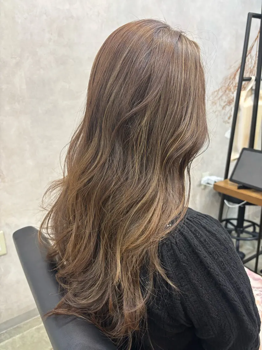 ロング カラー 【aini天王寺】 𝐚𝐢𝐫𝐢✂︎のヘアスタイル