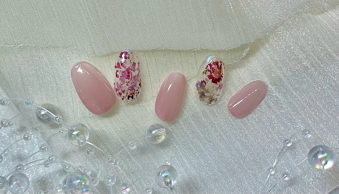 ネイル レイレア ネイルルームのネイルデザイン