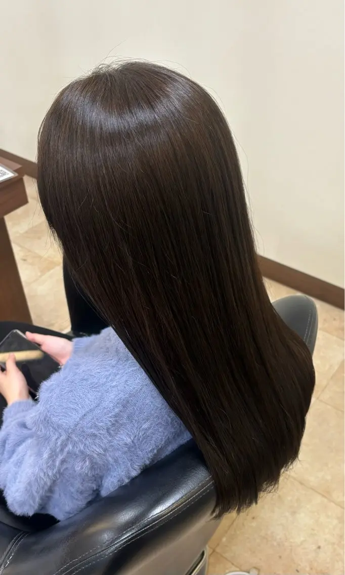 カラー アッシュ アッシュブラウン ブラウンカラー 大知 眞子のヘアスタイル
