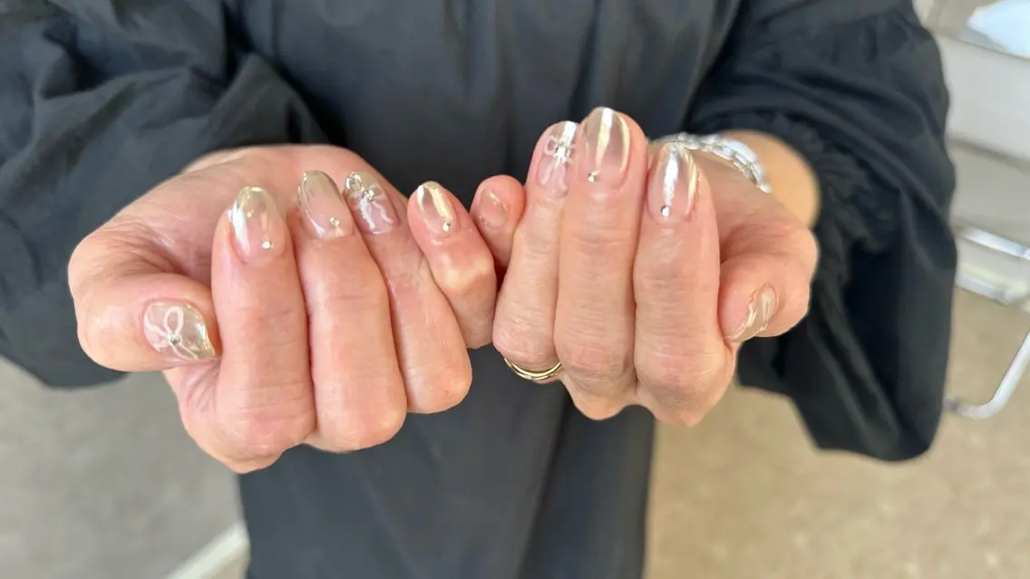 ネイル ミラーネイル NAKAHARA. Mのネイルデザイン