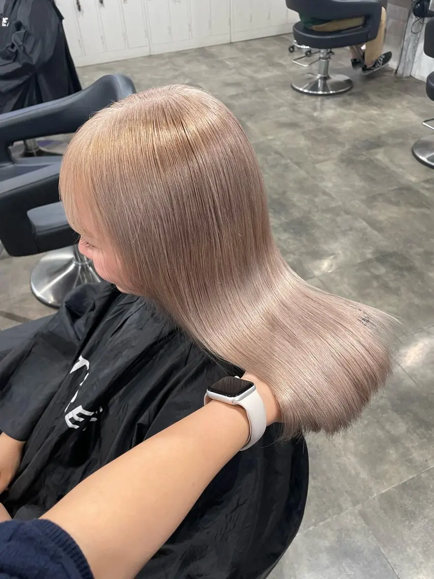 セミロング カラー ヘアカラー トリートメント ハイトーン 横浜💞ミオのヘアスタイル