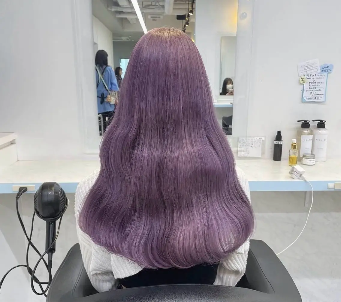 ロング カラー ヘアアレンジ ブリーチ 透明感カラー ハイトーンカラー ラベンダーカラー 韓国風ヘア ヘアカラー 🫧モテる💗ダメー ジレスハイトーン🫧のヘアスタイル