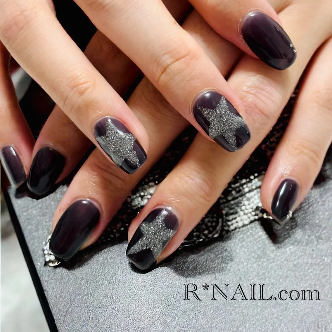 ネイル フラッシュネイル ワンカラーネイル シルバー ハンドネイル R*NAIL .comのネイルデザイン