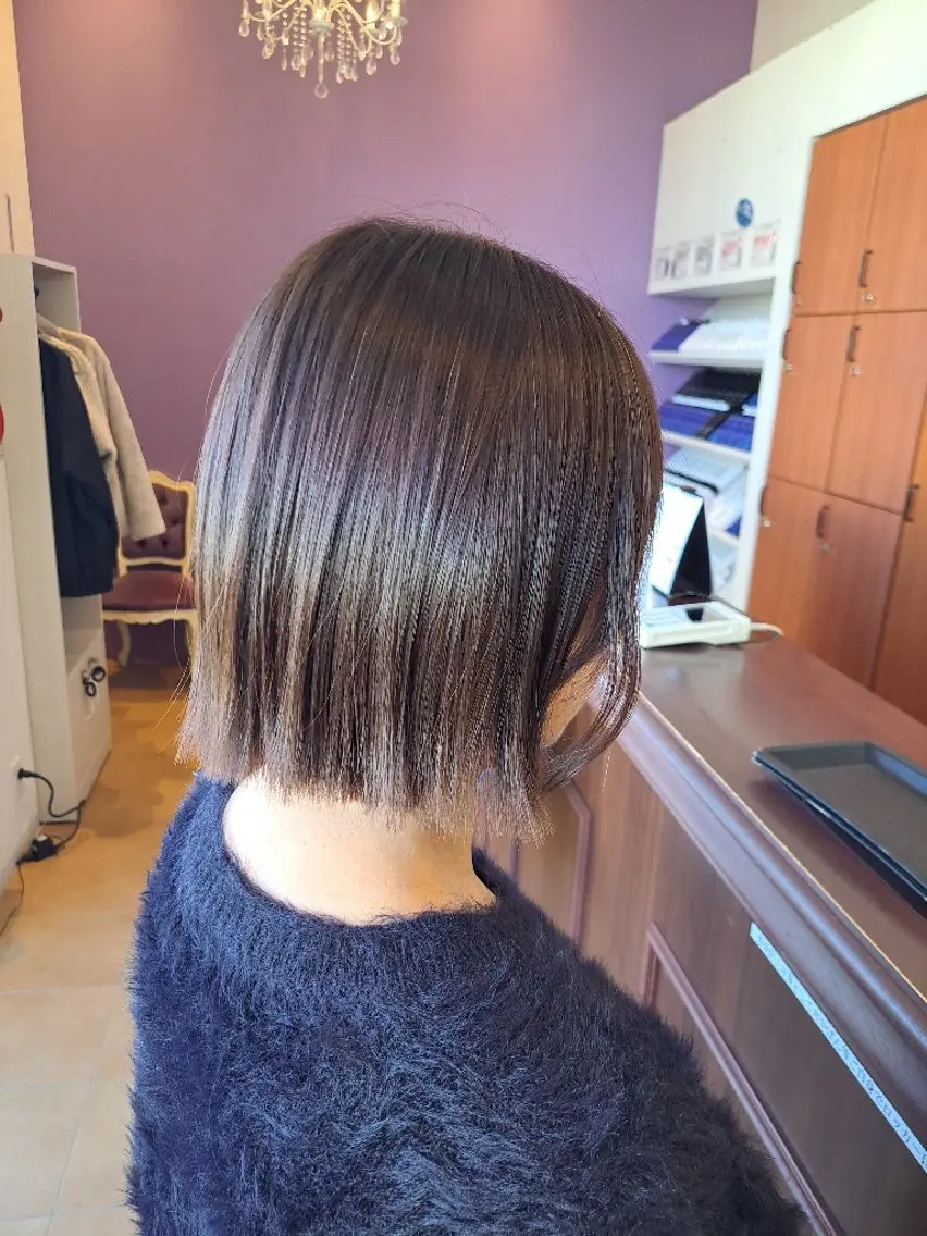 ミディアム アッシュ カット ヘアカラー トリートメント 本多 いぶきのヘアスタイル