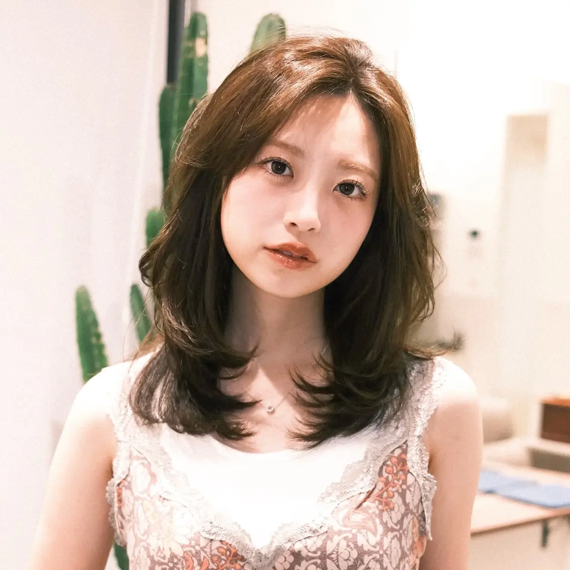 セミロング カラー 透明感カラー 髪質改善 レイヤーカット 小顔カット トリートメント カット ヘアカラー 宮内大輔 /レイヤー/艶カラーのヘアスタイル