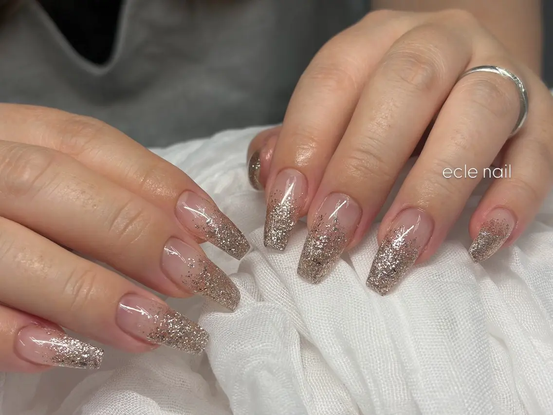 ネイル グラデーション ラメ(グリッター) ラメグラデーション ハンドネイル écle nail&eyeのネイルデザイン