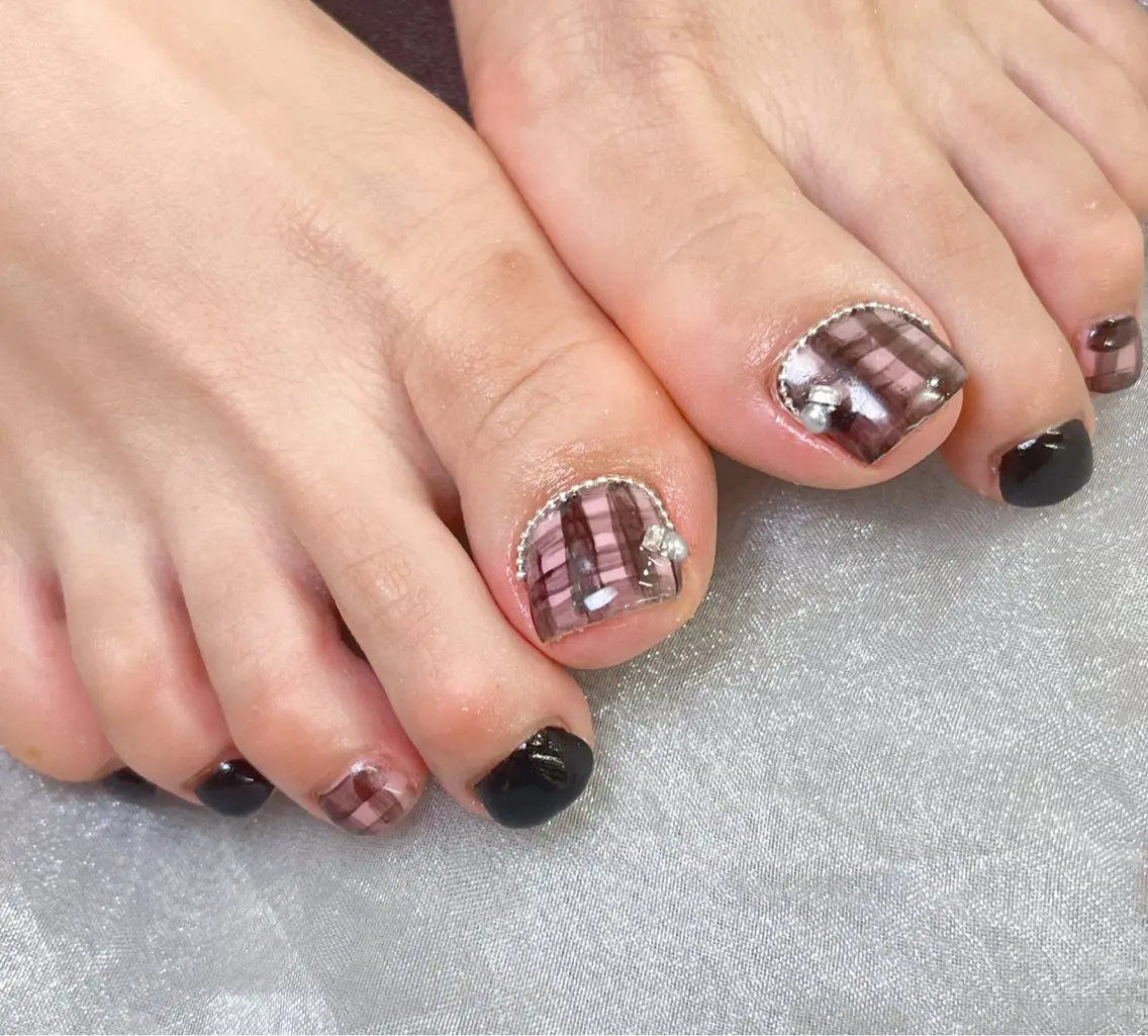 ジェルオフ無料💕フット持ち込みデザイン90分 ●再来 4週間以内ジェルオフ無料の写真