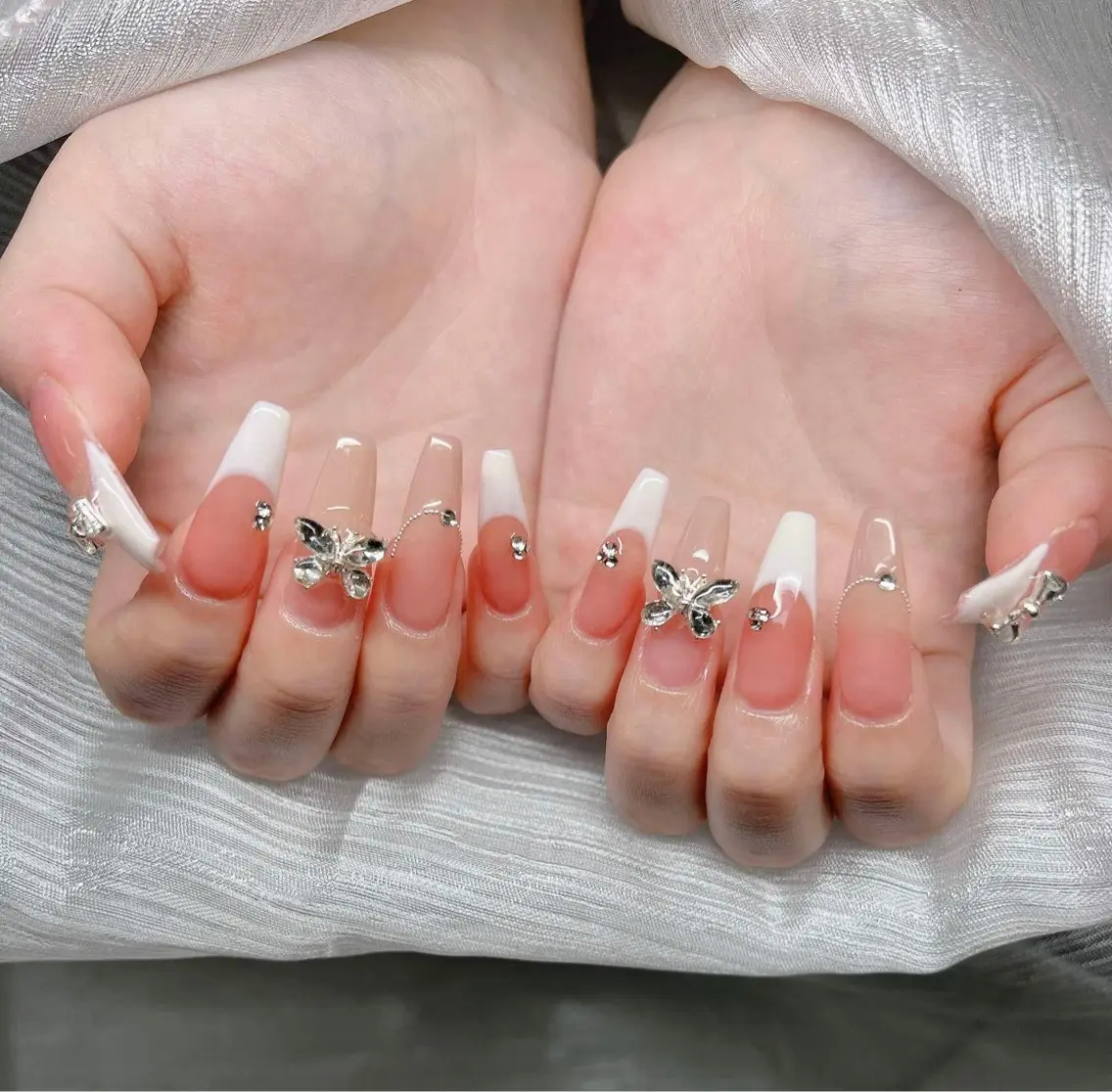 ネイル 長さ出し グラデーション キラキラネイル マグネットネイル ミラーネイル Lee Nails チップ長さだし専門店のネイルデザイン