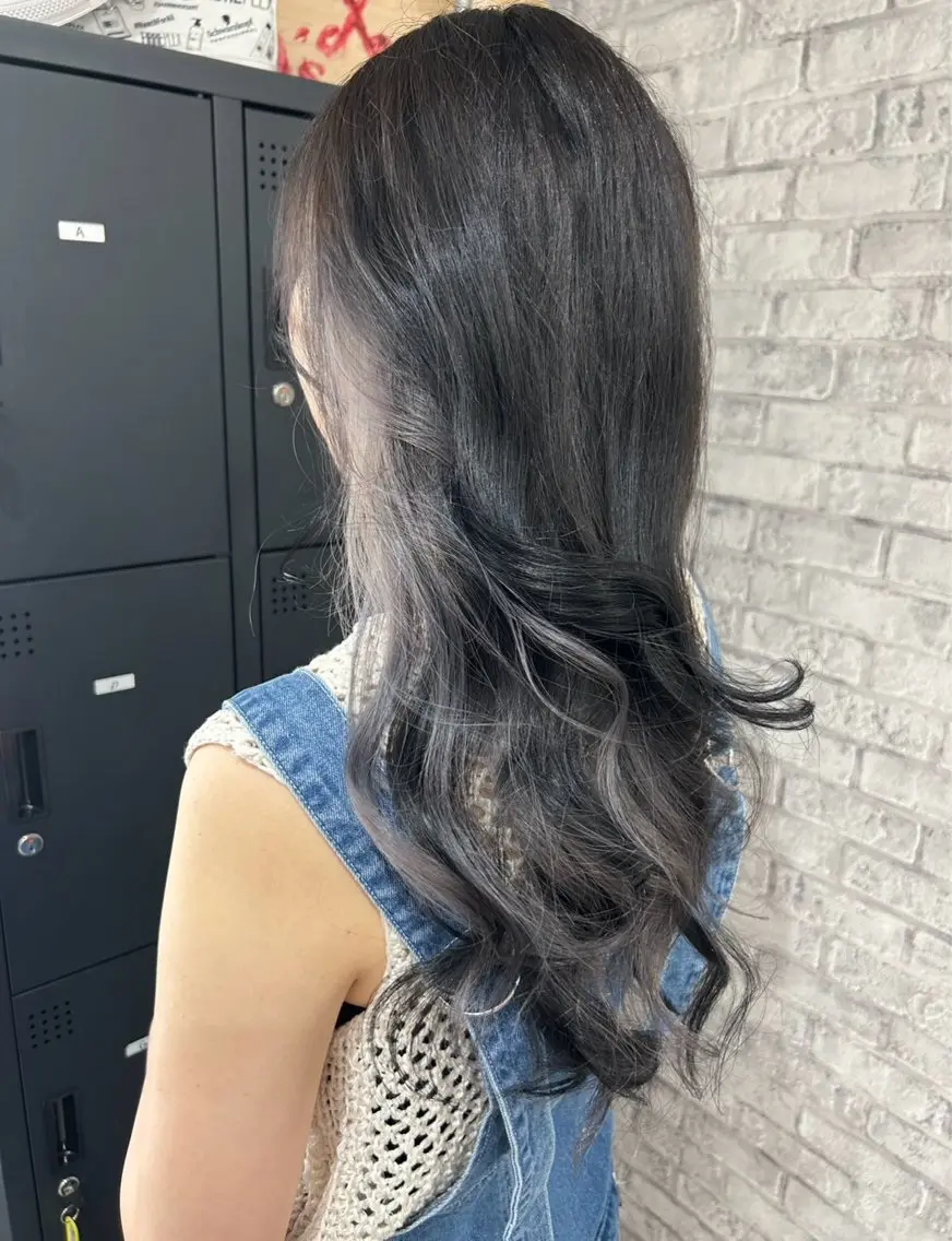 セミロング パーマ ヘアアレンジ メンズ キッズ メンズブリーチ メンズハイトーン メンズインナーカラー アッシュ 歩くパワースポット 🦋KAHOのヘアスタイル