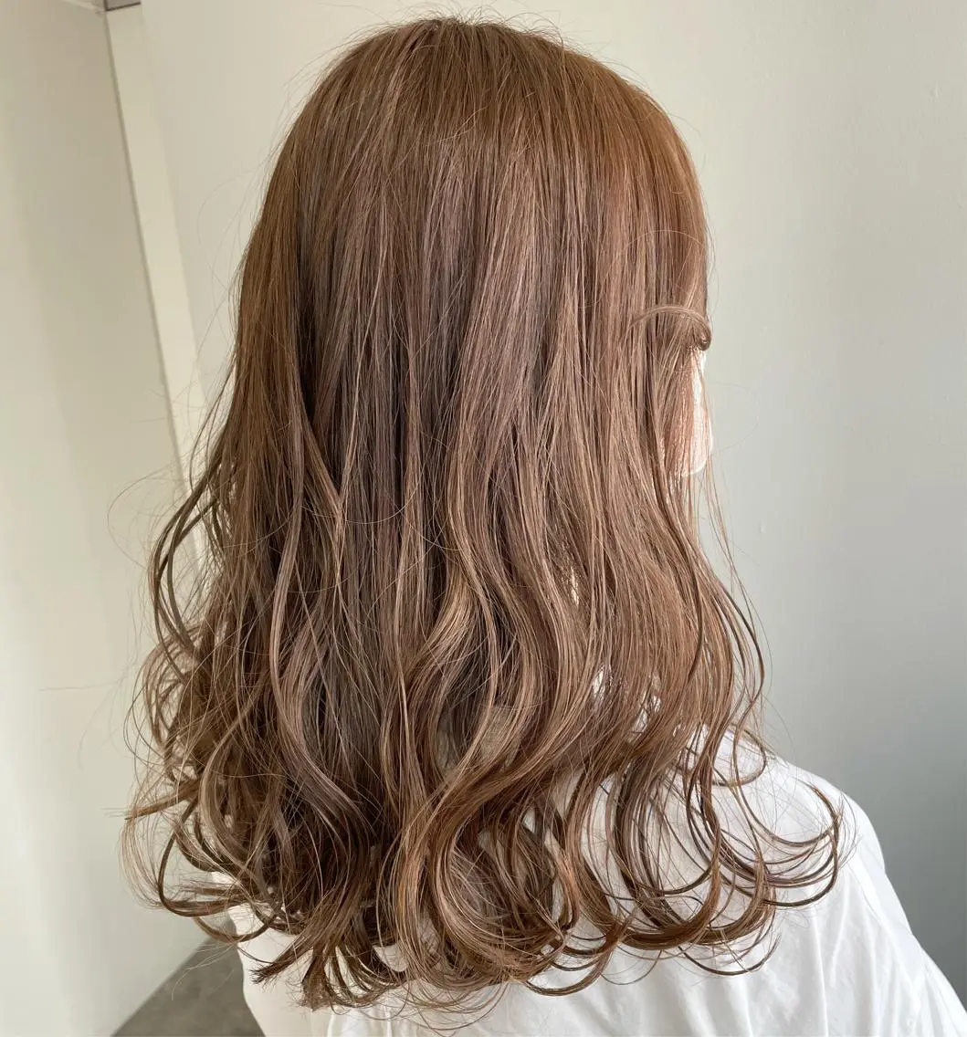 セミロング カラー ヘアカラー 心斎橋韓国ボブ 好原良真のヘアスタイル