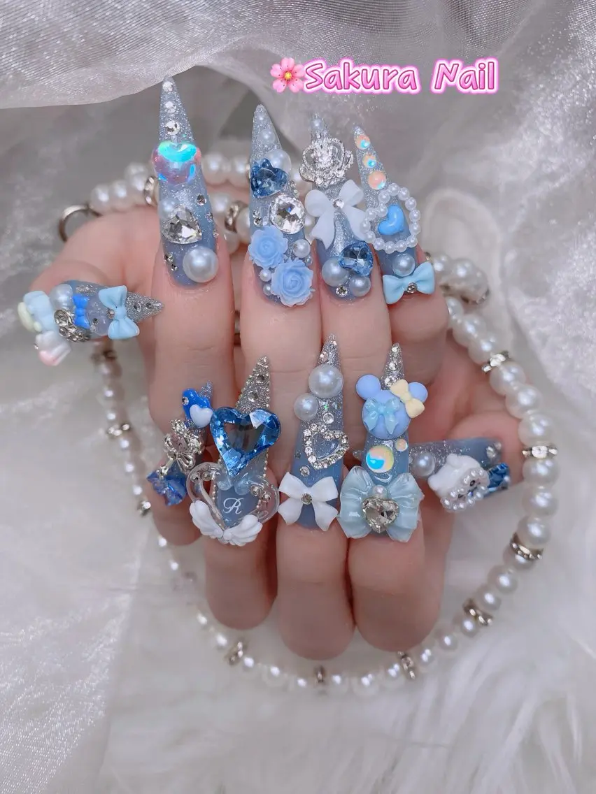 ネイル オーロラネイル クリアネイル フラッシュネイル フレンチネイル ジェルネイル ハンドネイル Sakura Nail Salonのネイルデザイン