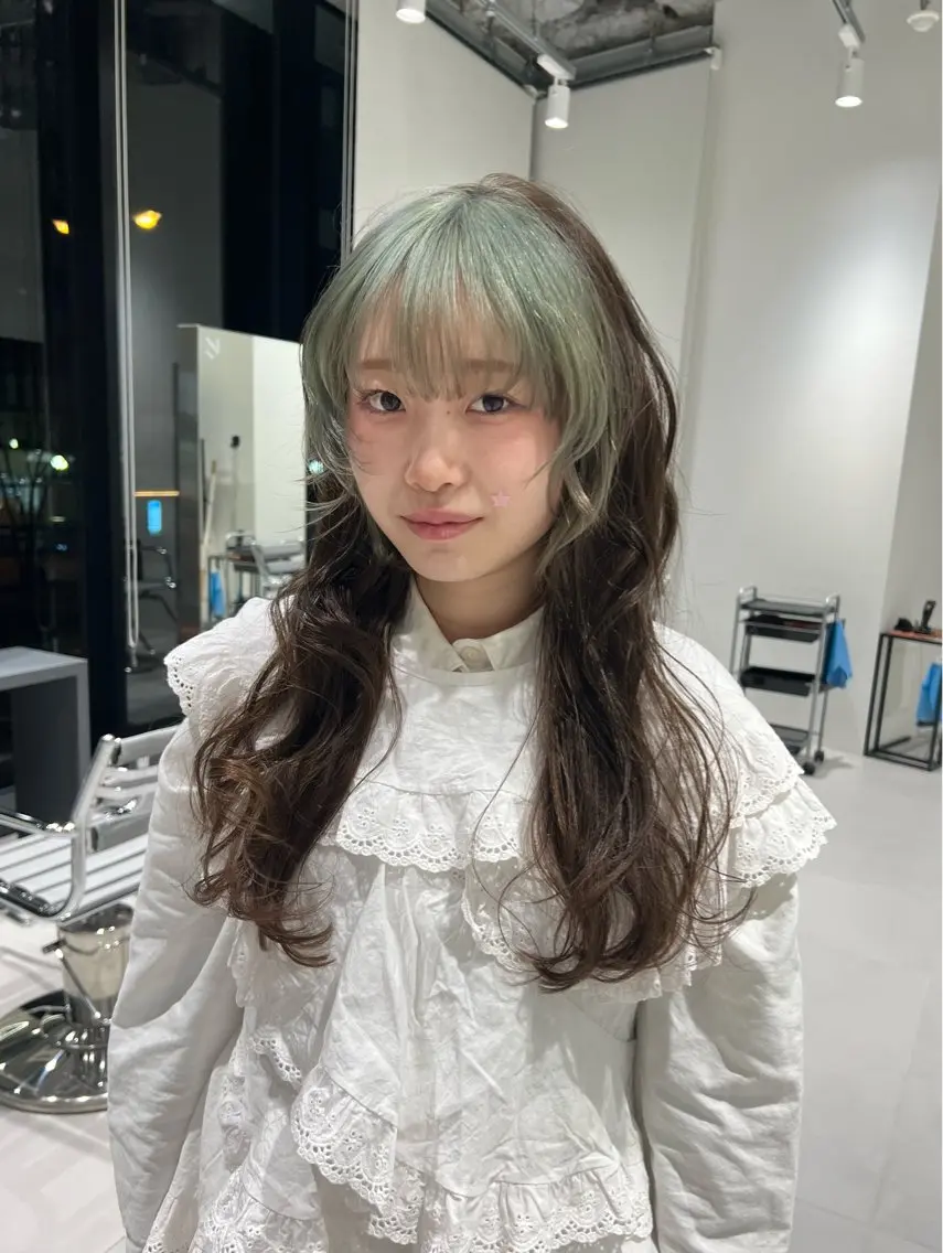 ロング カラー デザインカラー 似合わせ/レイヤー 💟SAEのヘアスタイル