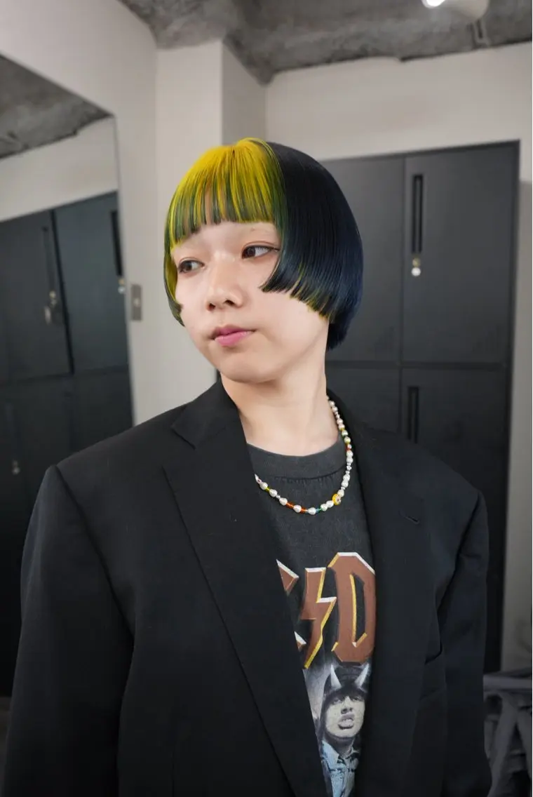 ショート カラー ショートボブ ブルーカラー デザインカラー イエローカラー ボブ カット ヘアカラー トリートメント レイヤー/ブリーチ 戸羽/新宿のヘアスタイル