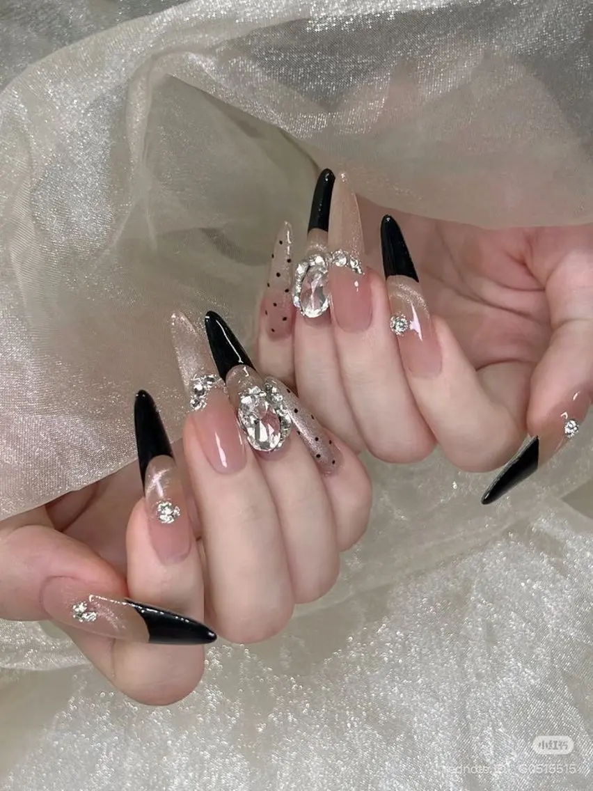 ネイル フレンチネイル キラキラネイル 韓国ネイル シンプルネイル ワンホンネイル ハンドネイル MEI Nailのネイルデザイン