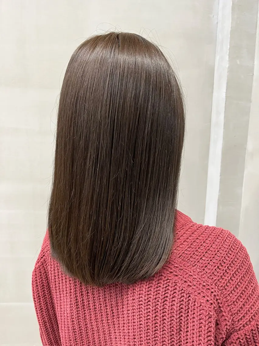 カラー グレージュ 井上 光のヘアスタイル