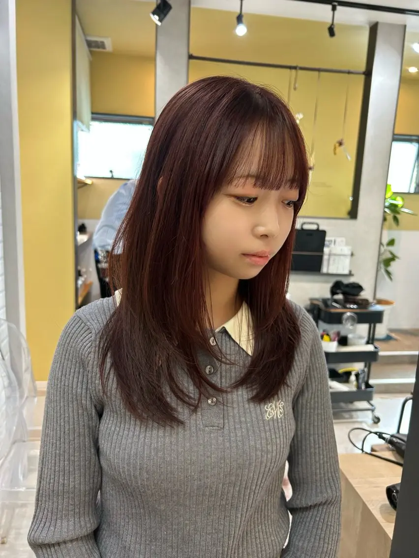 ロング カラー ボルドーカラー レッドカラー レイヤーカット カット ヘアカラー トリートメント hubhair レイヤー/透明感のヘアスタイル