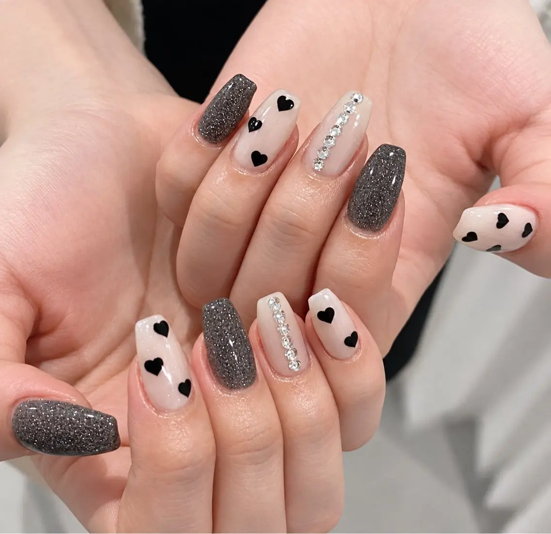 ネイル キラキラネイル 韓国ネイル マグネットネイル 持ち込み ワンホンネイル Luna nail_Royalのネイルデザイン