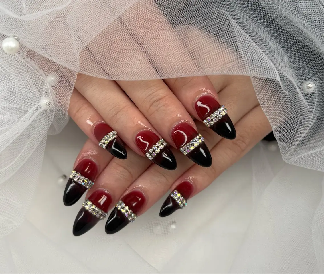 ネイル グラデーション 赤色 スカルプネイル ハンドネイル NAILSALON ViViのネイルデザイン
