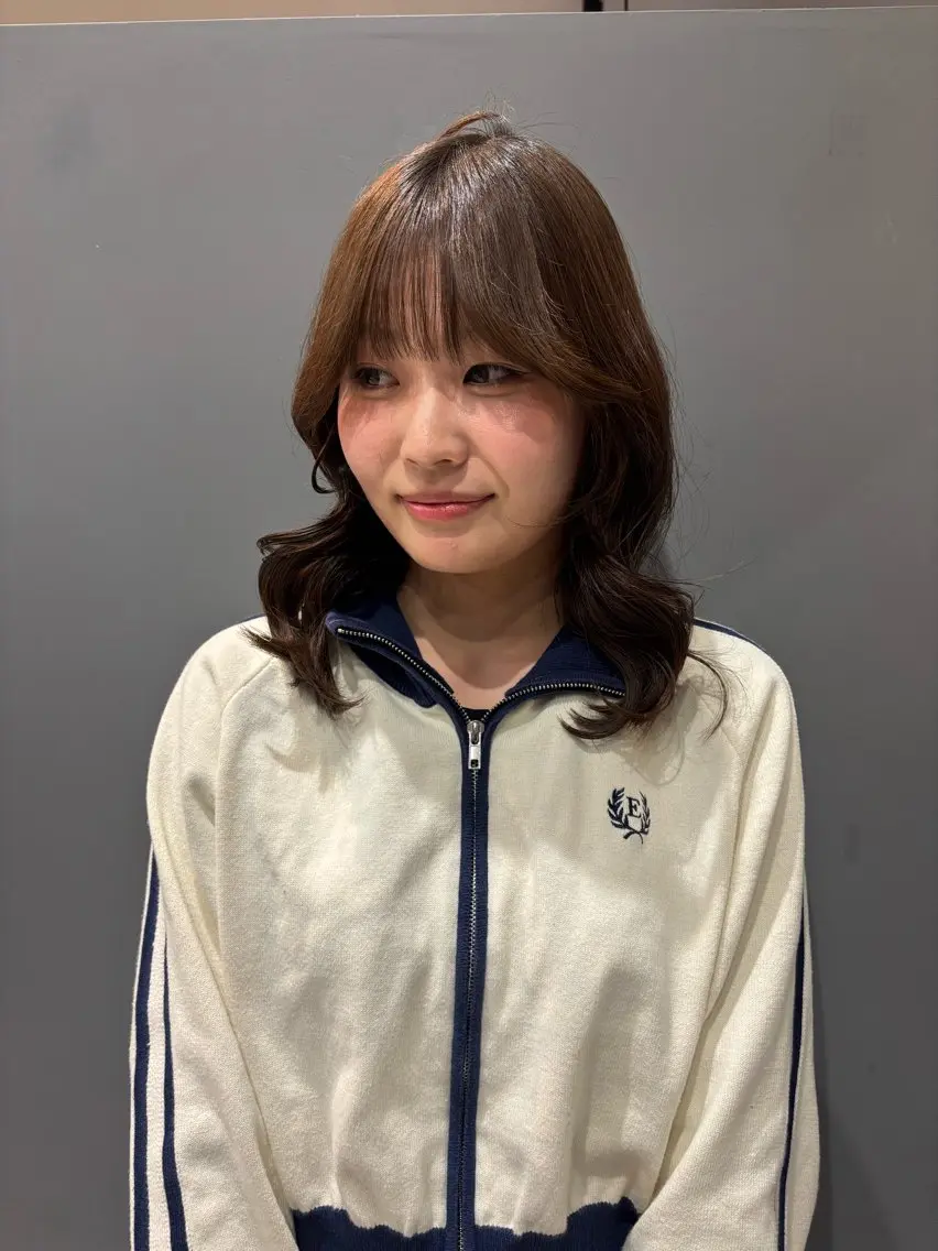 ミディアム くびれヘア 加賀 心花のヘアスタイル
