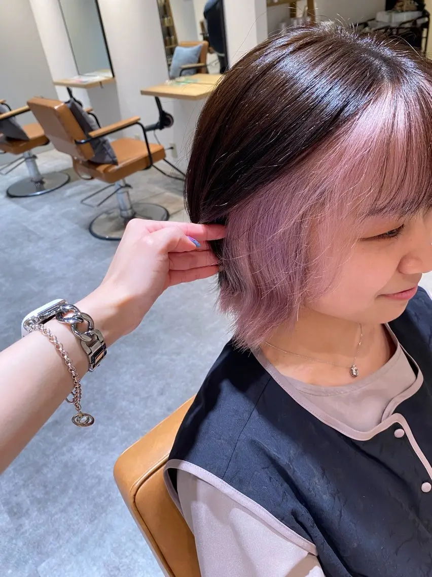 ショート カラー ブリーチ デザインカラー ピンクカラー ホワイトピンク カット ヘアカラー オスズ 🎀´-のヘアスタイル
