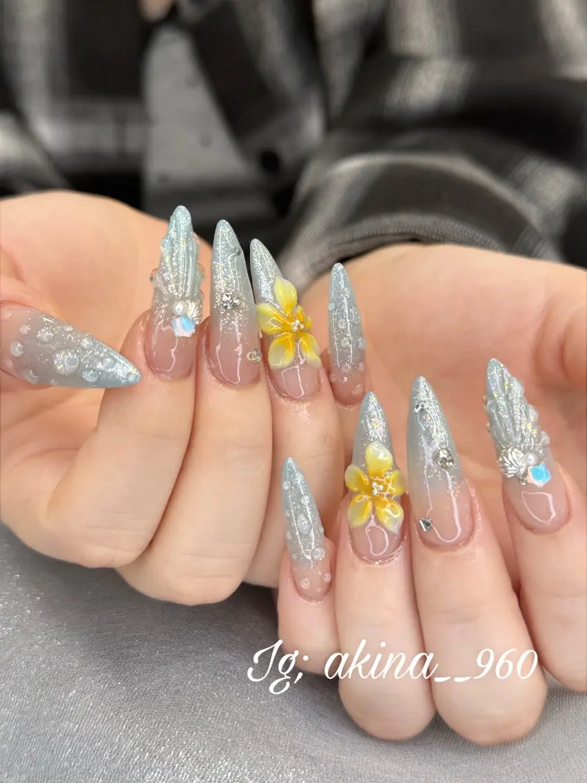 ネイル ハロウィン 氷ネイル・うるうるネイル マットネイル ニュアンスネイル リボン ハンドネイル akina nailsのネイルデザイン