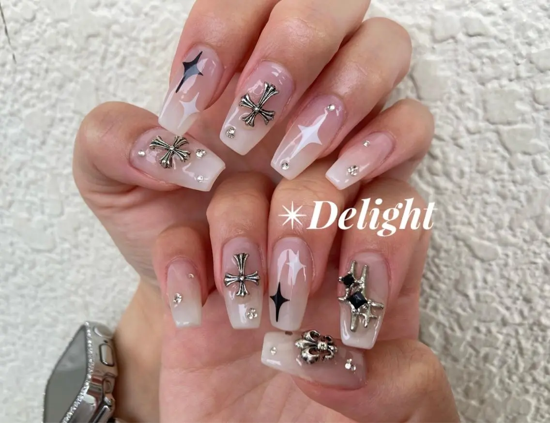 セミロング ネイル ハンドネイル ✴︎ Delightのネイルデザイン