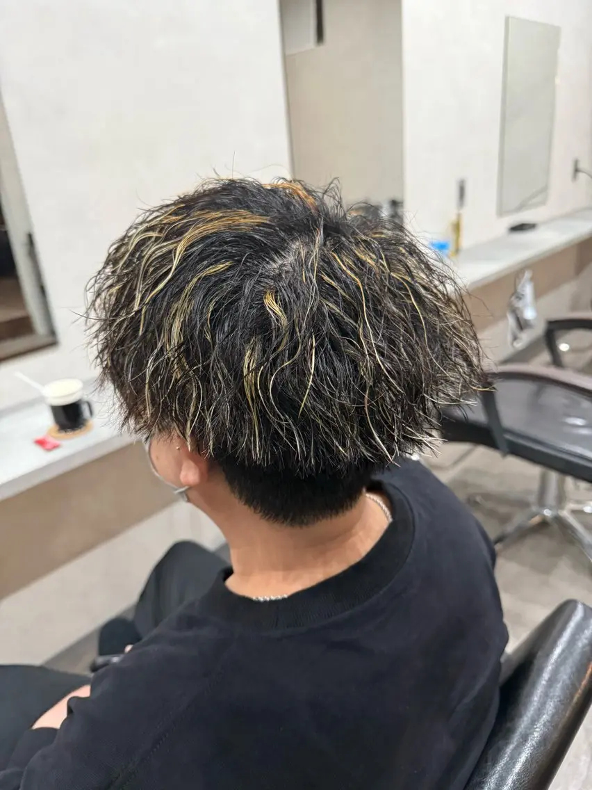 カット＋メンズパーマ＋メンズハイライトの写真