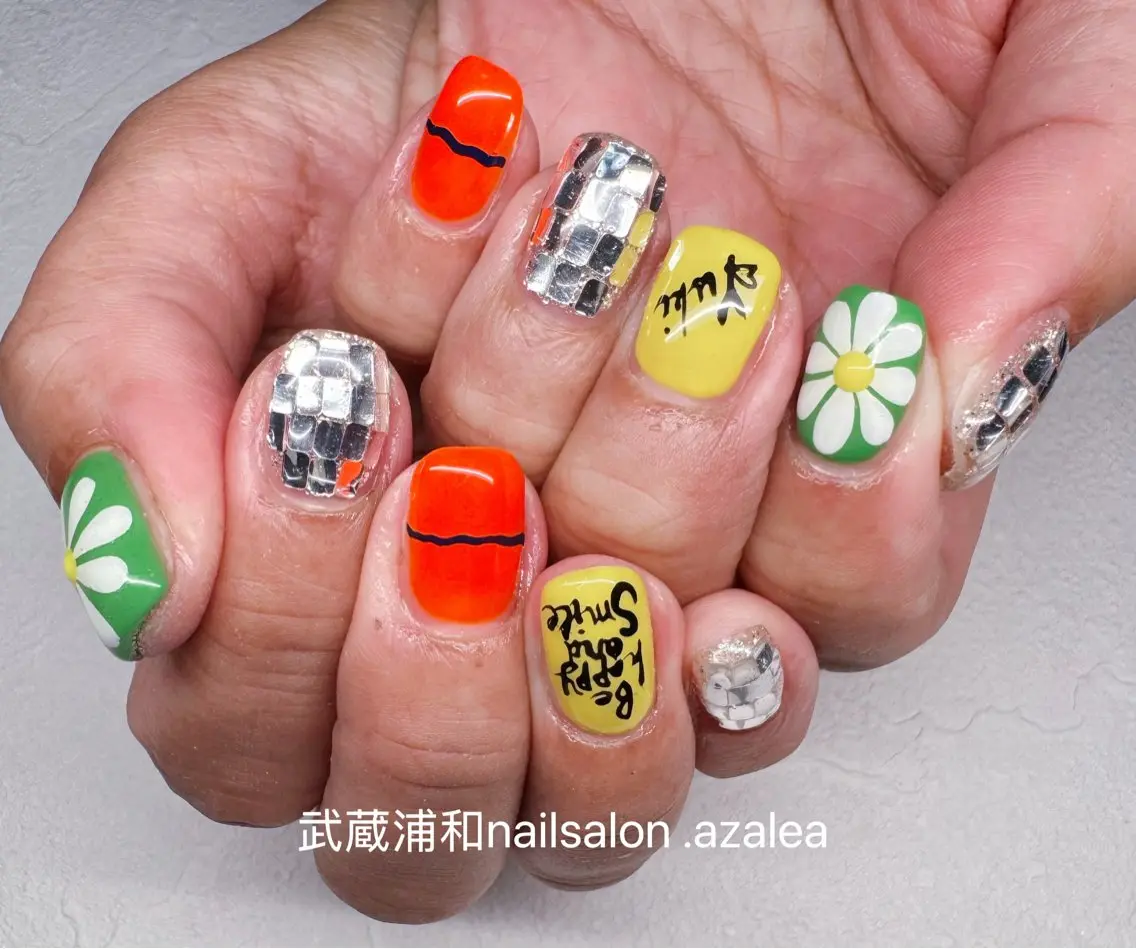 ネイル ハンドネイル R inのネイルデザイン