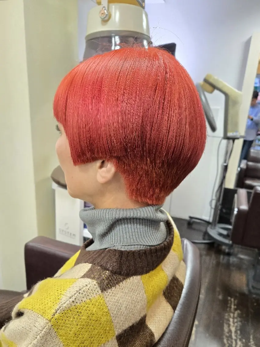 ショート カラー ショートボブ ブリーチ オレンジ オレンジピンク ピンクカラー カット ヘアカラー 遠藤 史秋のヘアスタイル