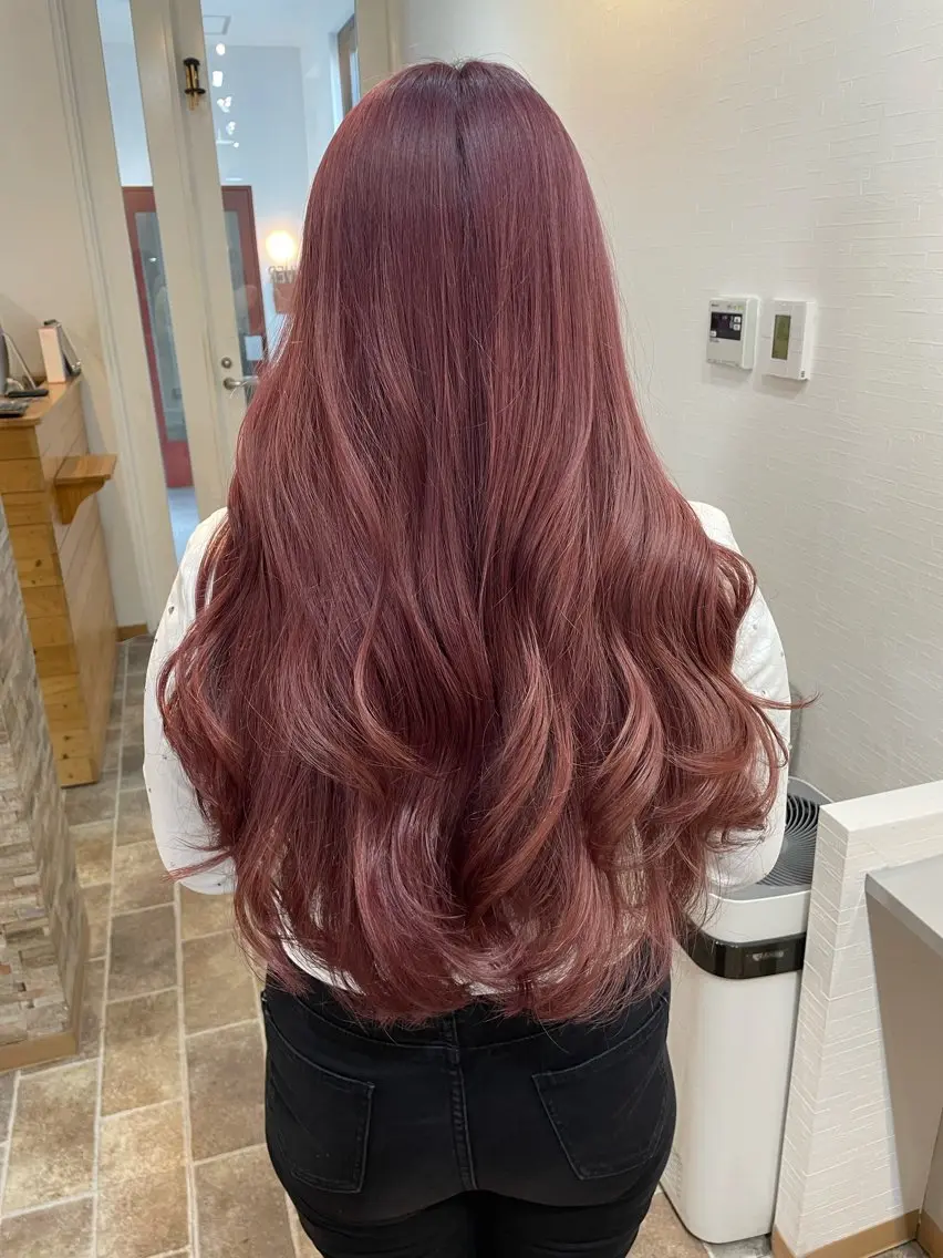 ロング カラー ピンクカラー ヘアカラー YUI/ ブリーチカラー🌷のヘアスタイル