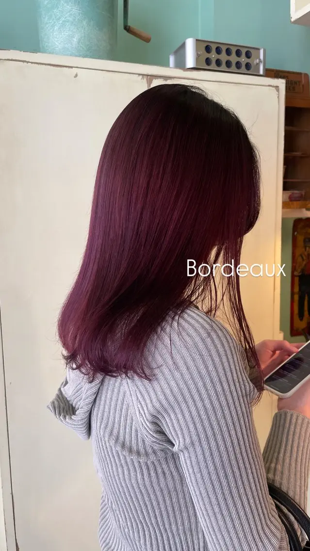 ミディアム カラー ブリーチ ボルドーカラー ブリーチなしカラー カット Sourire西大分 ☘️いけだ あおいのヘアスタイル